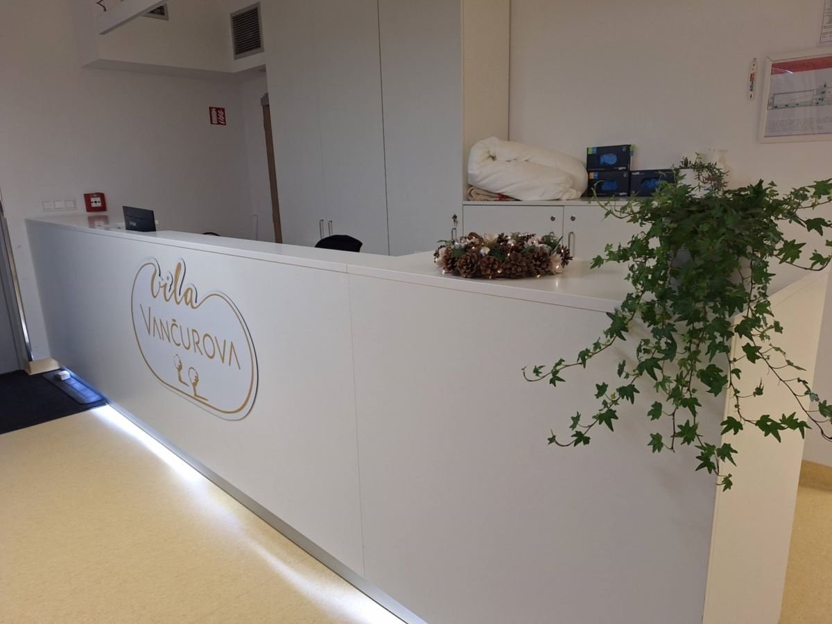 Recepce-Vily-Vancurovy-o.p.s.v-Opave-doplnena-interierovou-zeleni